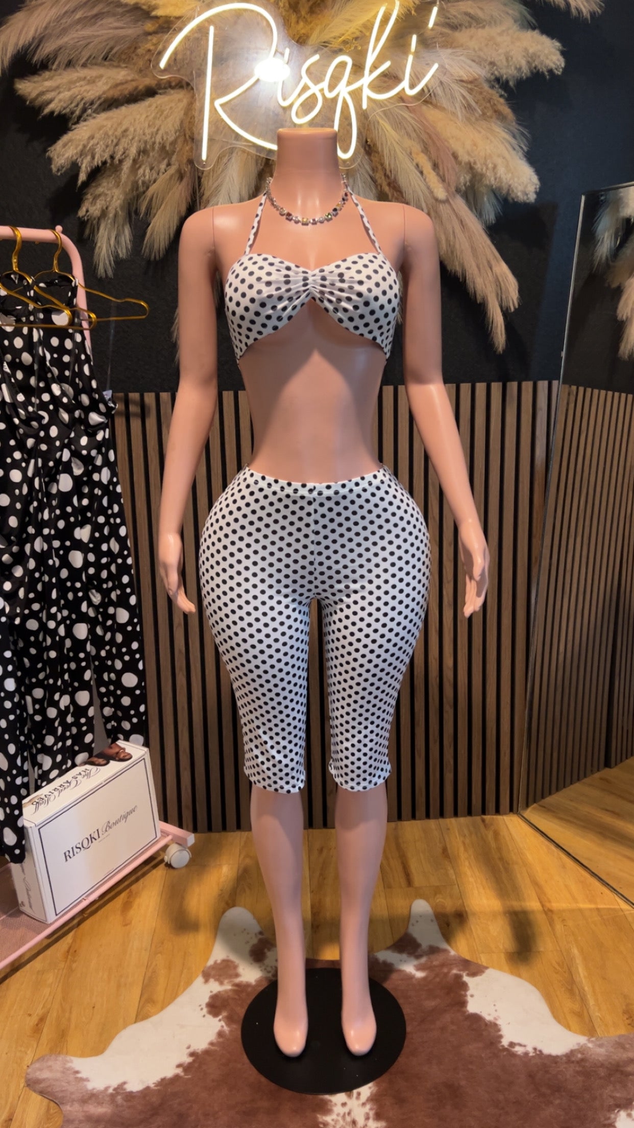 Daisy Capri set